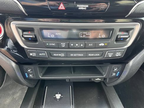 Certified 2025 Honda Ridgeline Black Edition image 17