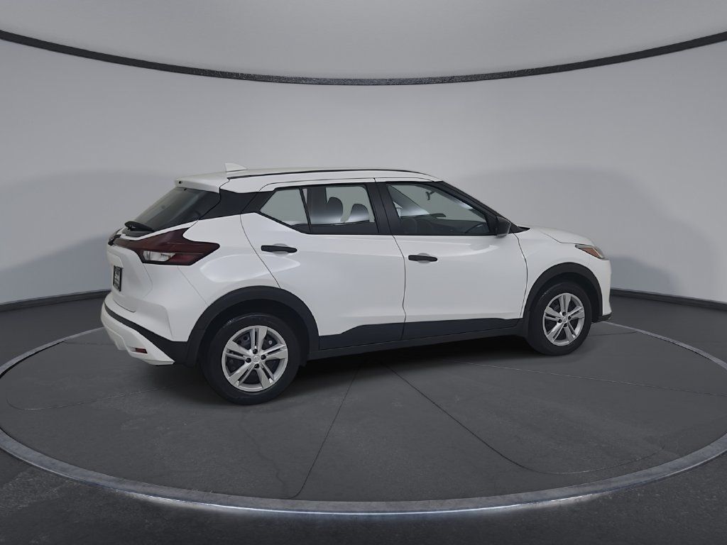 Used 2025 Nissan Kicks Play S FWD image 19