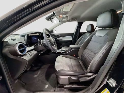 Certified 2024 Chevrolet Trax LT w/ Driver Confidence Package FWD image 18
