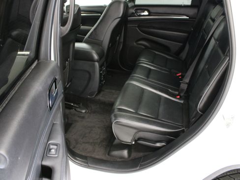 Used 2019 Jeep Grand Cherokee Overland RWD image 31