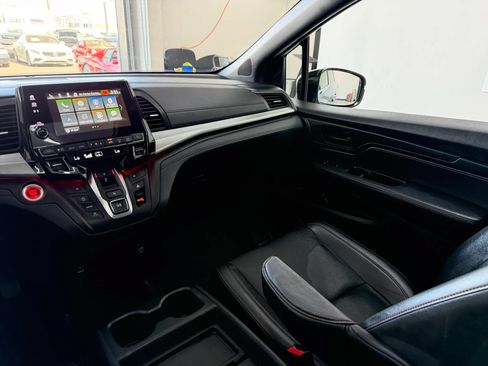 Used 2023 Honda Odyssey Sport image 16