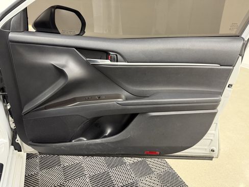 Used 2022 Toyota Camry LE image 23