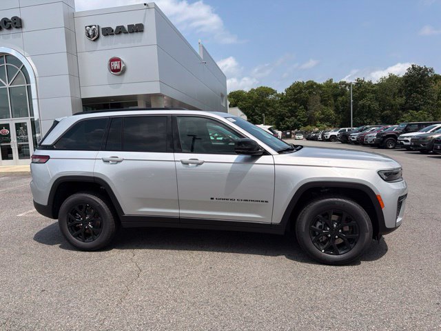 New 2026 Jeep Grand Cherokee Altitude AWD/4WD image 2