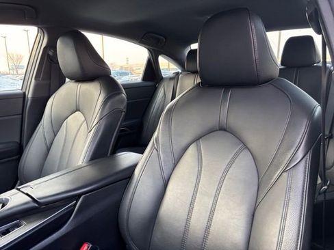 Used 2022 Toyota Avalon XLE image 24