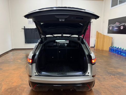 Used 2020 Land Rover Range Rover Velar R-Dynamic S image 14