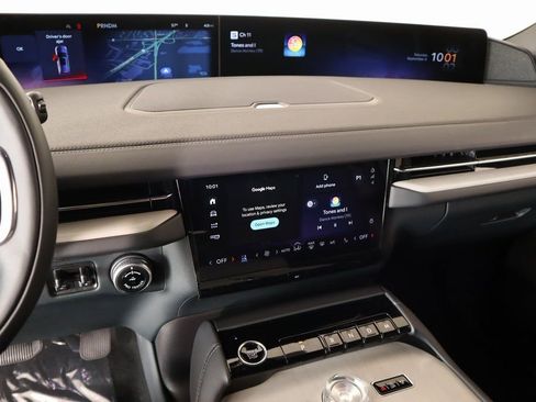 New 2025 Lincoln Navigator Reserve w/ Jet Appearance Package AWD/4WD image 5