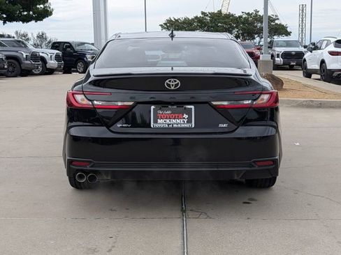 Used 2025 Toyota Camry SE w/ Convenience Package FWD image 7