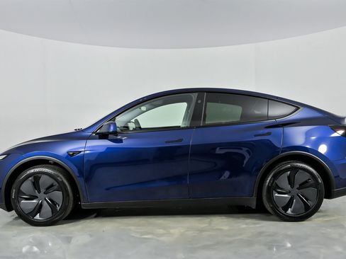 Used 2026 Tesla Model Y Long Range AWD/4WD image 8