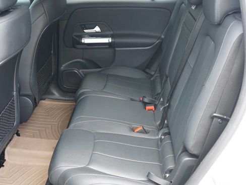 Used 2023 Mercedes-Benz EQB 300 4MATIC image 21