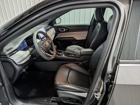 Used 2023 Jeep Compass Limited w/ Elite Group AWD/4WD image 14