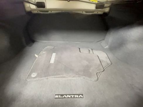 Certified 2023 Hyundai Elantra SE FWD image 14