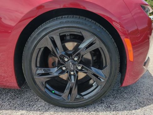 Used 2021 Chevrolet Camaro LT w/ Technology Package RWD image 11