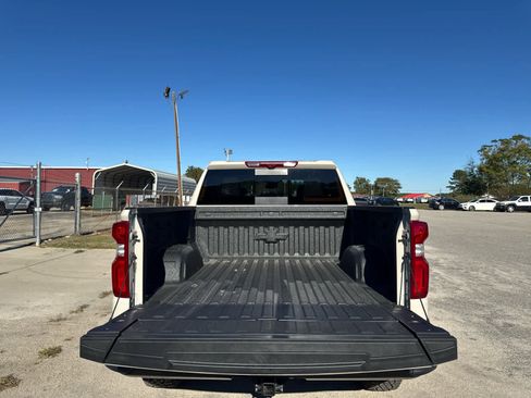 New 2026 Chevrolet Silverado 1500 ZR2 image 13