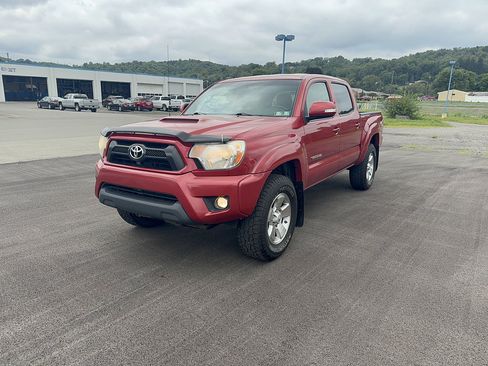 Used 2012 Toyota Tacoma 4x4 Double Cab w/ TRD Sport Pkg image 1