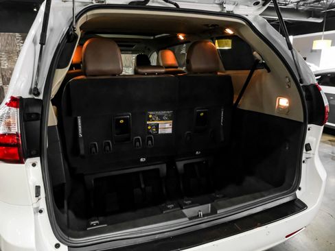 Used 2019 Toyota Sienna Limited Premium AWD/4WD image 45