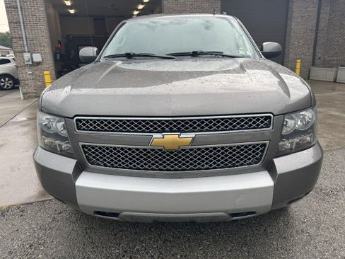 Used 2012 Chevrolet Avalanche LT w/ Suspension Package, Off-Road AWD/4WD image 8