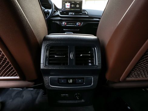 Used 2024 Audi Q5 2.0T Premium AWD/4WD image 41
