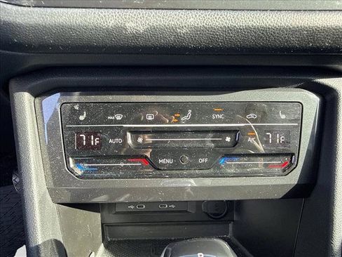 Used 2023 Volkswagen Tiguan SE FWD image 14