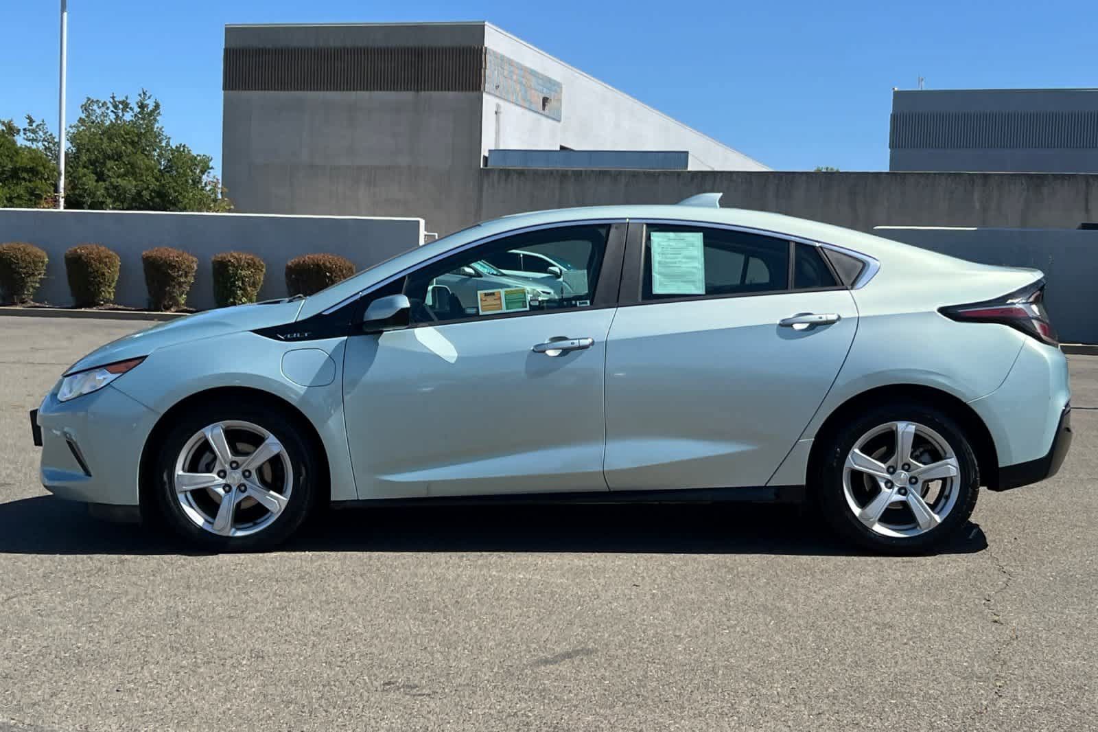 Used 2018 Chevrolet Volt LT FWD image 9