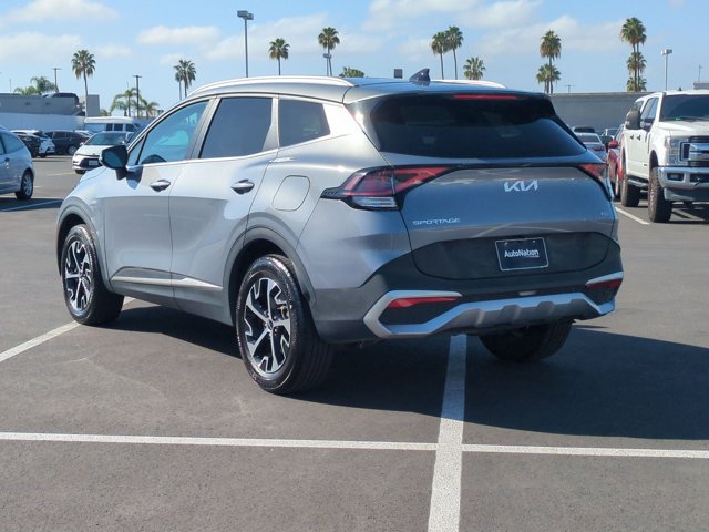 Used 2024 Kia Sportage EX AWD/4WD image 8