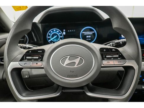 Used 2024 Hyundai Elantra Blue FWD image 33