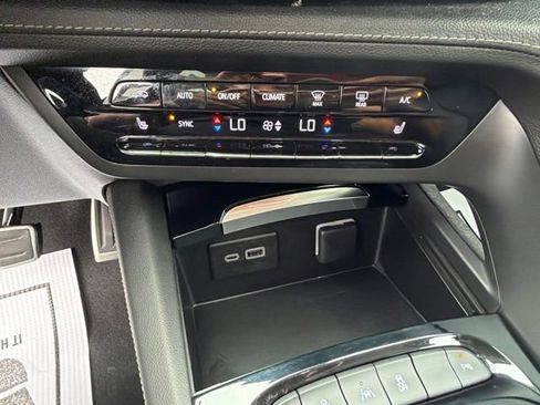 Used 2023 Buick Envision Essence w/ Sport Touring Package AWD/4WD image 34