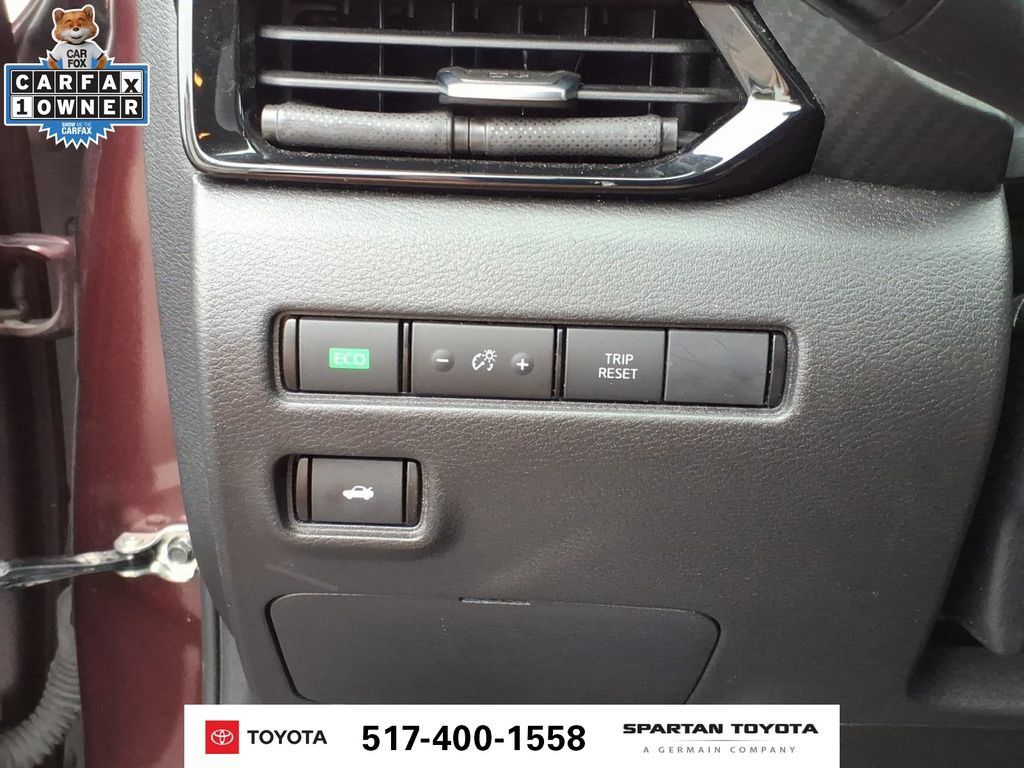 Used 2024 Nissan Sentra SV FWD image 17
