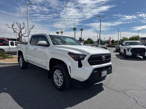 Certified 2025 Toyota Tacoma SR5 image 4