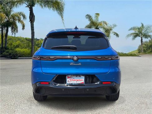 New 2026 Alfa Romeo Tonale w/ Black Premium Package AWD/4WD image 5