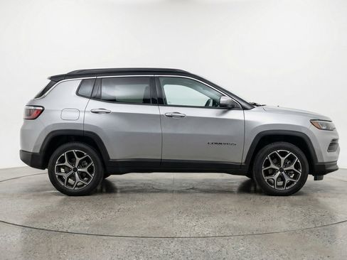 Used 2025 Jeep Compass Limited AWD/4WD image 11