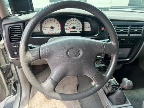 Used 2004 Toyota Tacoma 4x4 Xtracab image 12
