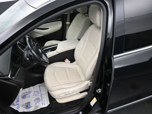 Used 2022 Buick Enclave Essence w/ Experience Buick Package FWD image 11