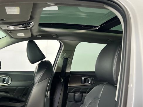 Used 2024 Kia Sorento SX image 23
