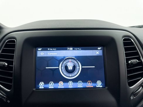 Used 2019 Jeep Compass Sport w/ Tech Group FWD image 20