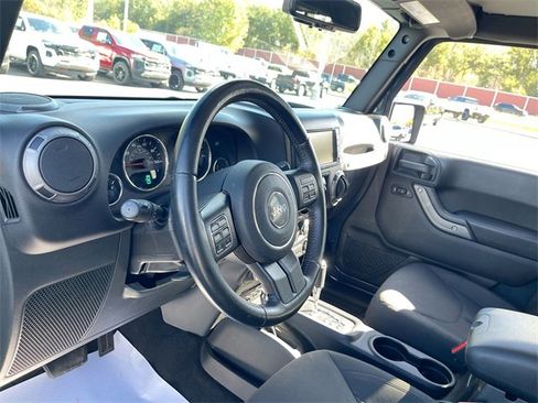 Used 2018 Jeep Wrangler Unlimited Sport S image 10