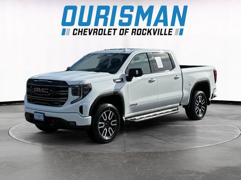 Used 2025 GMC Sierra 1500 AT4 w/ Technology Package AWD/4WD image 2