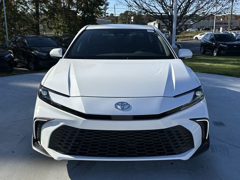 Certified 2025 Toyota Camry SE image 3