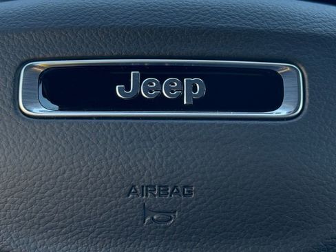 New 2026 Jeep Grand Cherokee Laredo image 9