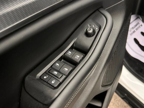 Used 2024 Jeep Grand Cherokee Altitude RWD image 25