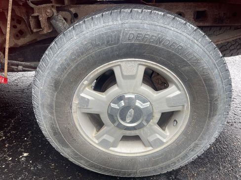 Used 2011 Ford F150 XLT w/ XLT Convenience Pkg image 13