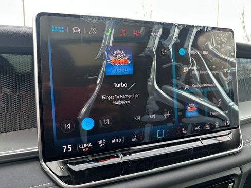 New 2026 Volkswagen Tiguan SE image 9