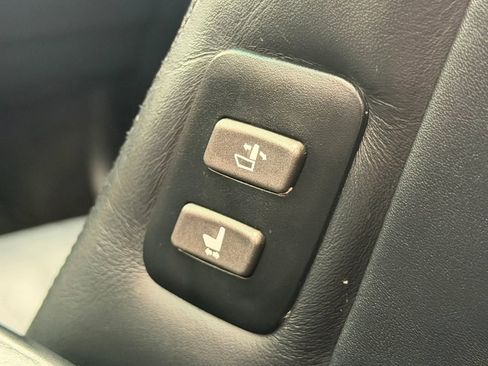 Used 2010 Lexus LS 460 L RWD image 40