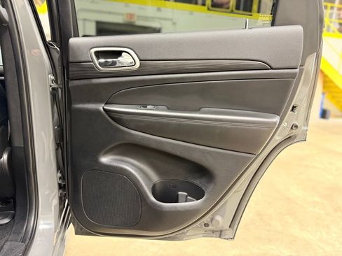 Used 2022 Jeep Grand Cherokee Laredo X image 48