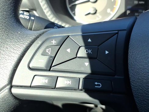 Used 2025 Nissan Sentra S image 13