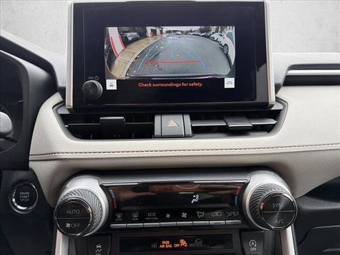 Used 2025 Toyota RAV4 XLE image 20