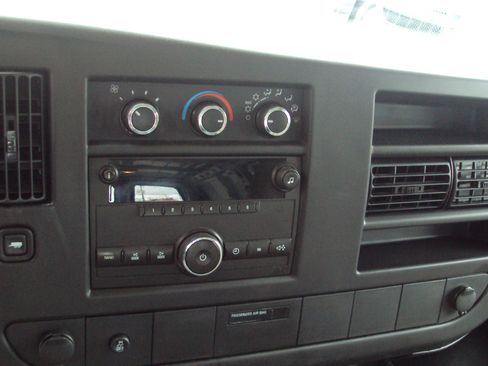 Used 2012 GMC Savana 1500 AWD image 19