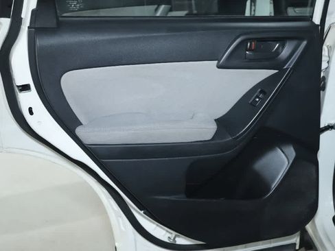 Used 2015 Subaru Forester 2.5i w/ Alloy Wheel Package image 13