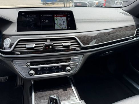 Used 2018 BMW 740i RWD image 44