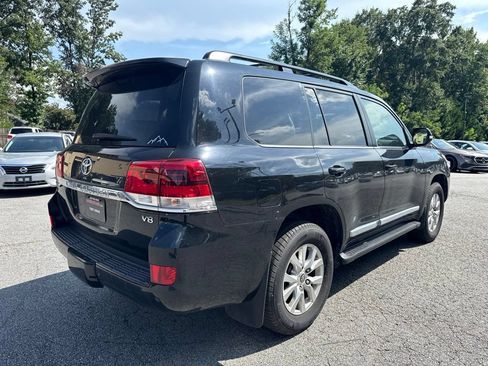 Used 2018 Toyota Land Cruiser w/ Four Season Floor Mat Package AWD/4WD image 5