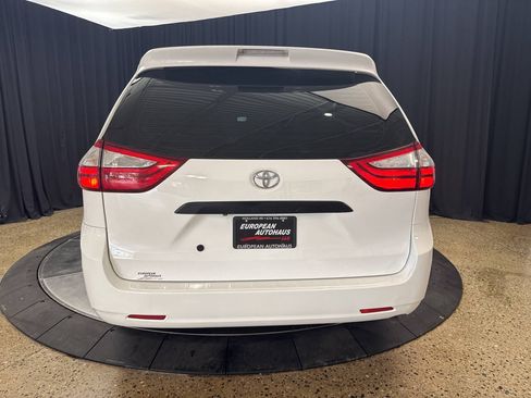 Used 2017 Toyota Sienna L FWD image 5